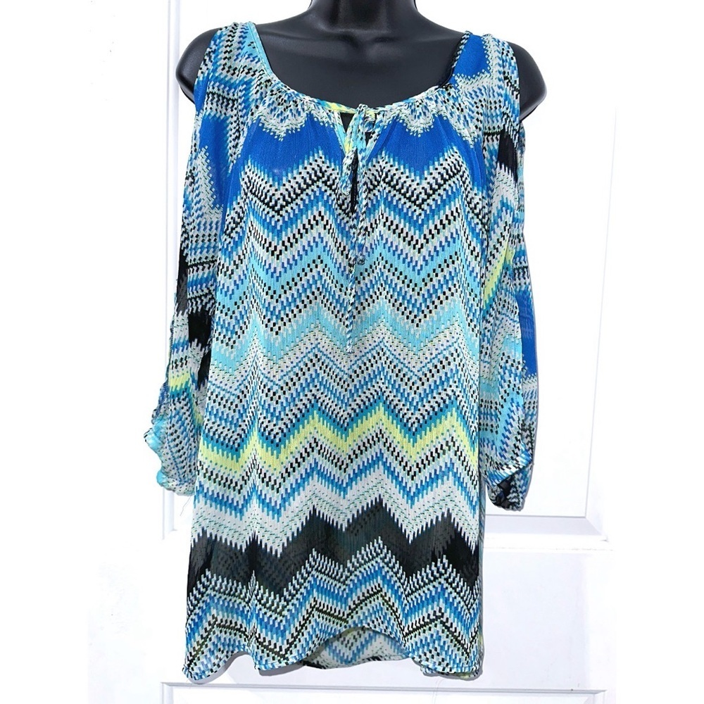 Maurices blue & green peek a boo sleeve top w/ tie